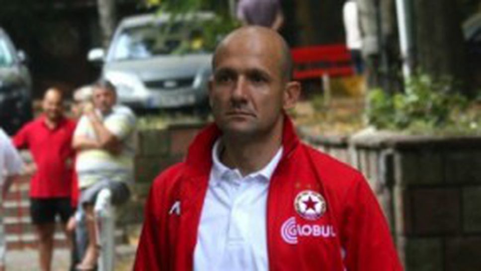 Радуканов се хвана за главата от многото контузии в ЦСКА