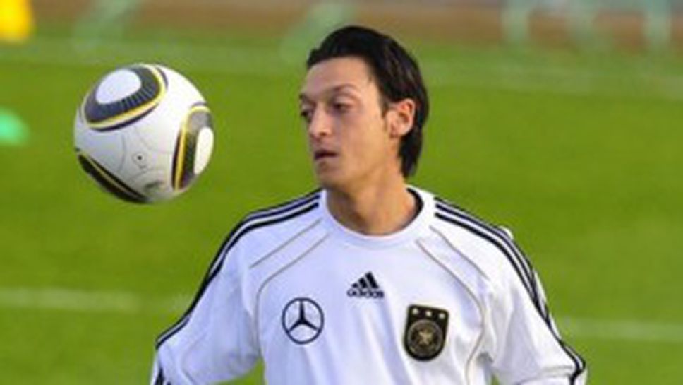 Йозил пожела успех на Турция на баражите