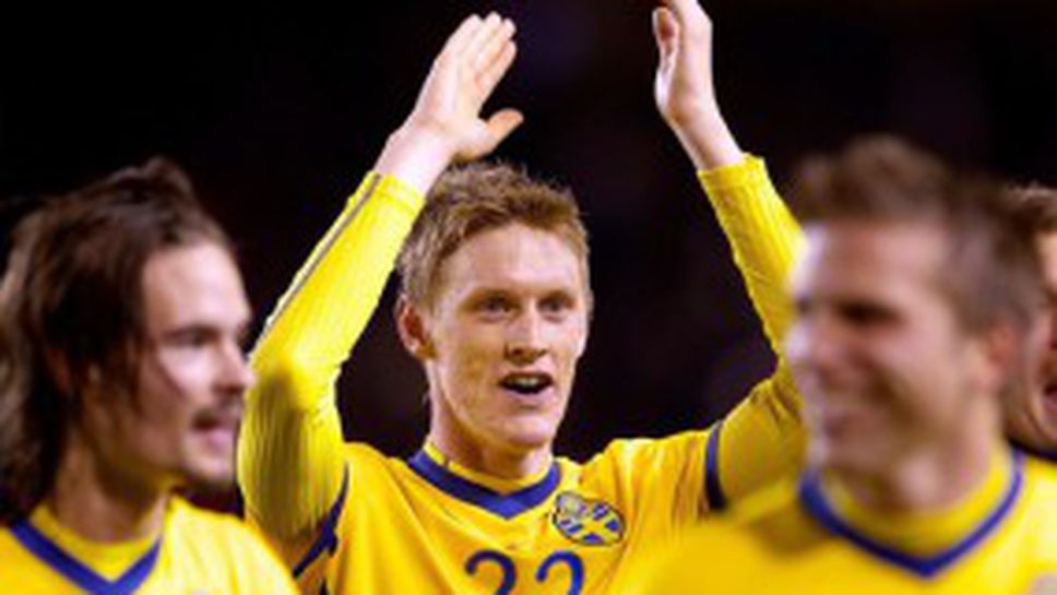 Шведски национал ще тренира с фланелка на "Тре кронур" в холандския си клуб