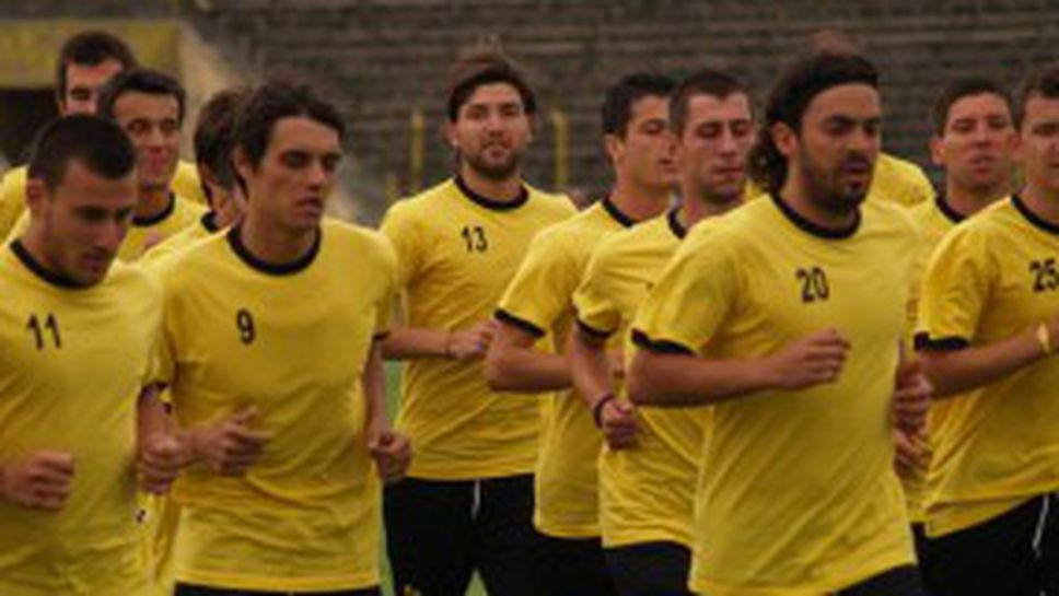 Курдов и националите подновиха тренировки с Ботев