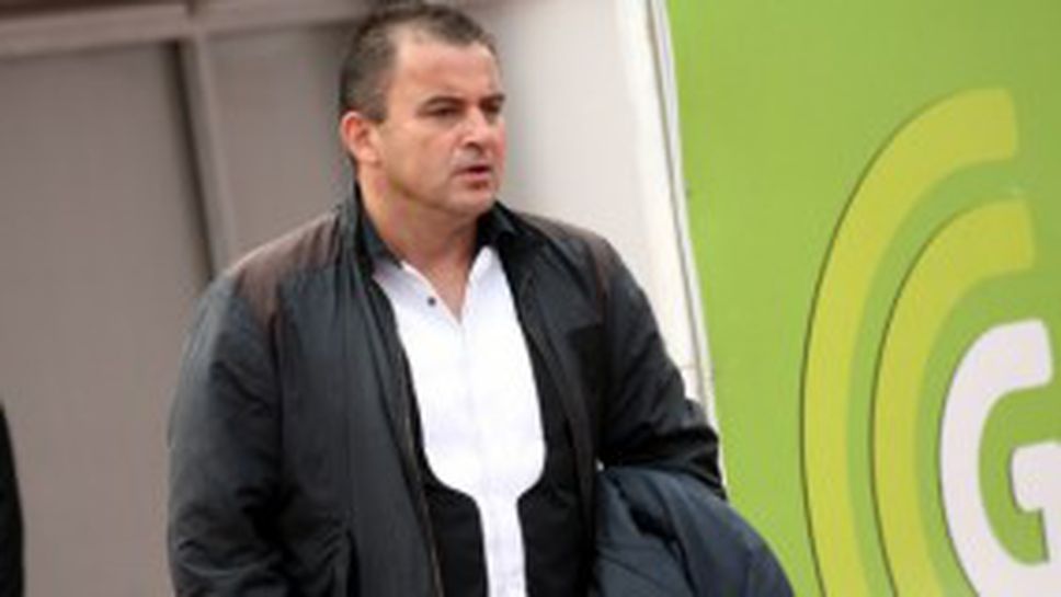 Симонович ще води тренировките в ЦСКА от днес