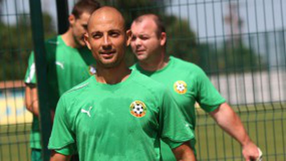 Левски готви бомбастичен трансфер - Гонзо на тайна среща в жилищен блок