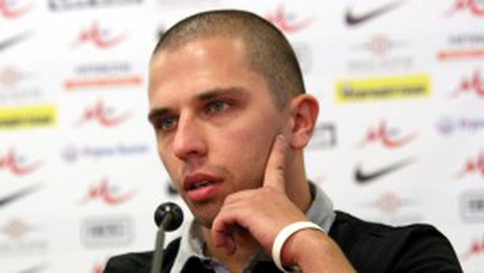 Пребит фен на Левски: Бронирани робокопи се правеха на мъже (видео)