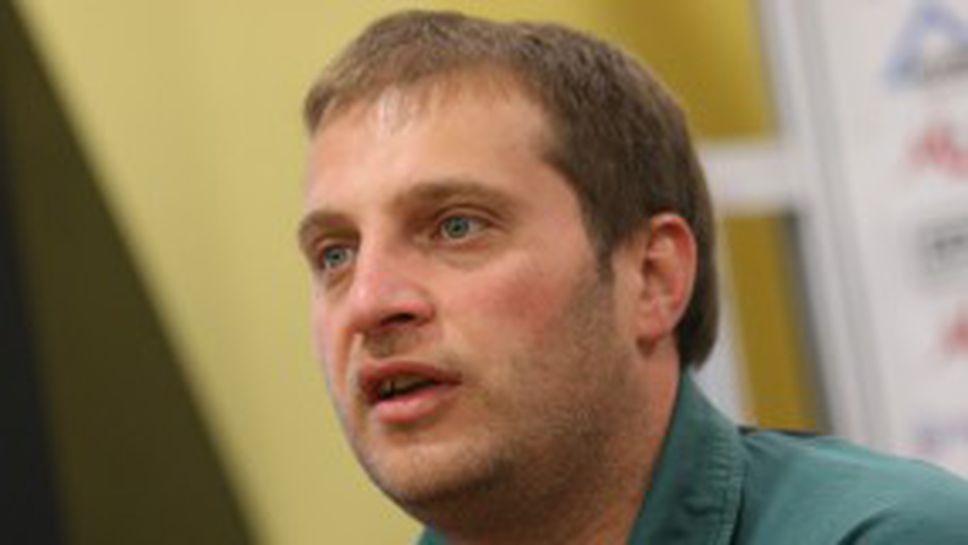 Новата цел на МВР - да мачка малките привърженици (видео)