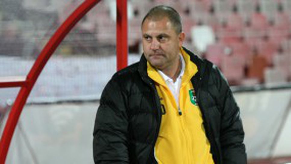 Джамбазки критичен след успешния дебют