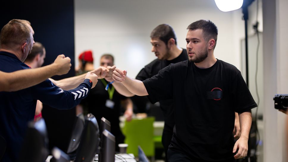 500 се класира на полуфинал в Lorgar Cup