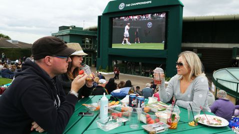 Време е за ягоди със сметана