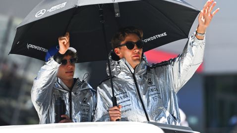 Мерцедес ще финализира пилотския си състав за догодина преди лятната пауза