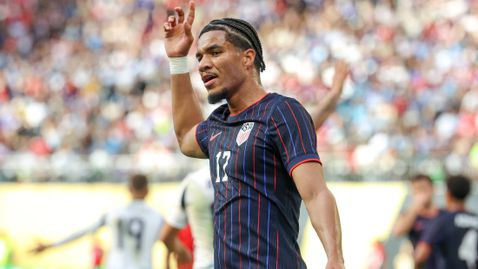 Леверкузен привлича американски национал, минал и през Байерн