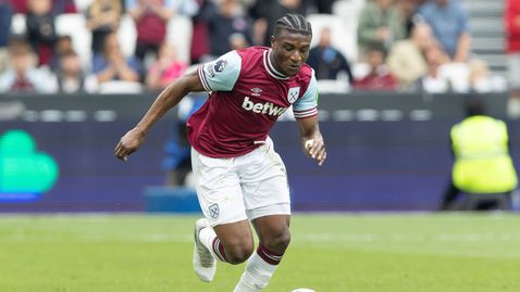 Тотнъм иска да привлече играч на Уест Хам за първи път от 14 години