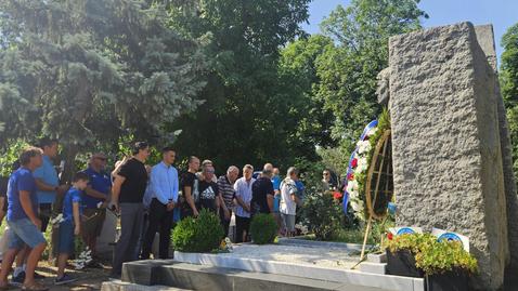 Левски се преклoни пред Георги Аспарухов и Никола Котков 55 години след трагедията
