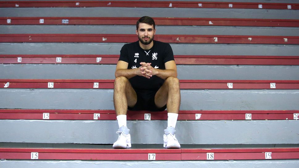 Интервю с волейболния национал Мартин Атанасов