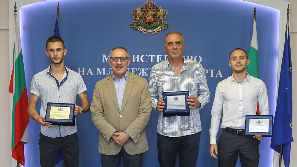 Министър Кузманов награди медалистите от ЕП по лека атлетика U20 и U23