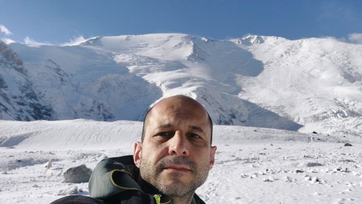 Български алпинист опита атака на връх в планината Памир