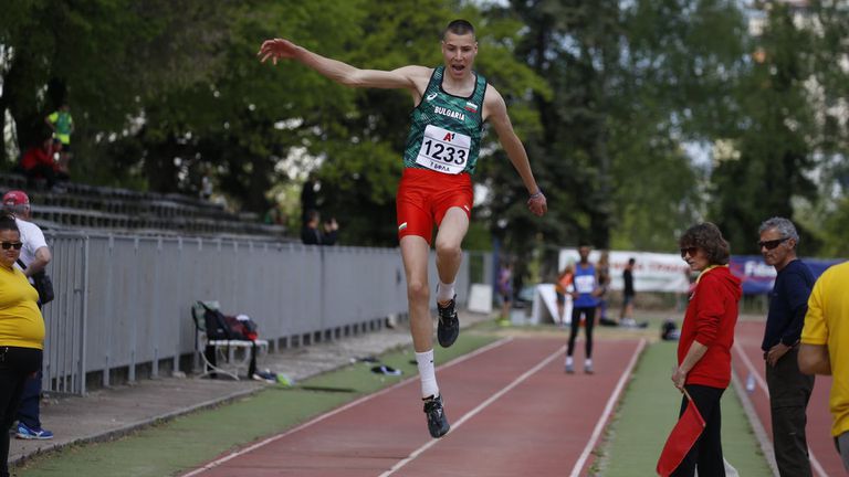 Саръбоюков който е балкански шампион на скок височина и скок