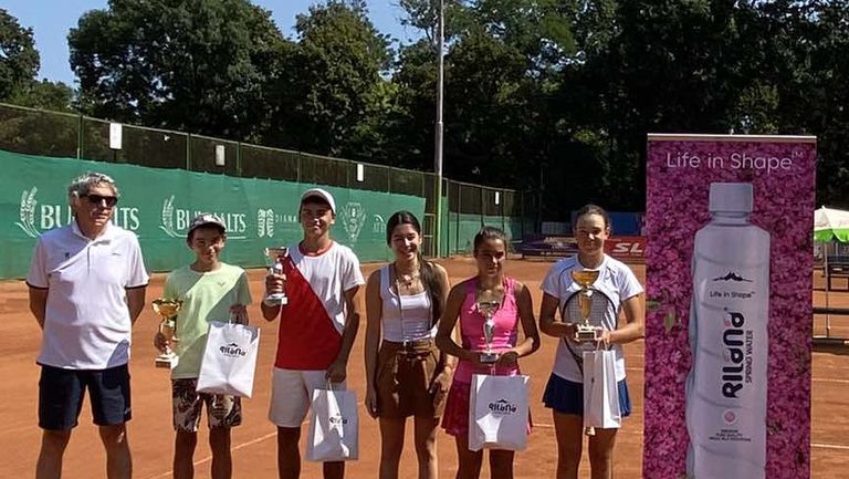 Във финалната среща Брияна Иванова победи с 6-4, 6-4 Валерия