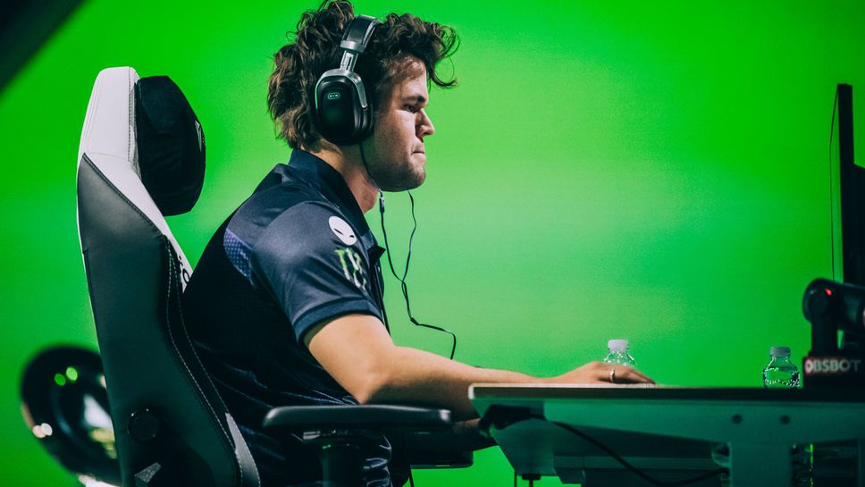 Магнус Карлсен е 1/4-финалист на Световното по eSports