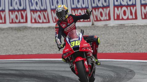 Защо Пирели ще запази противоречивото правило за гумите в MotoGP през 2027 година