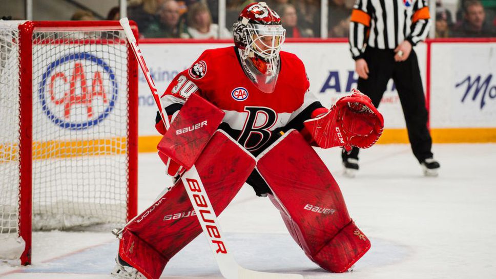 Отава задържа вратаря Филип Густавсон за още два сезона