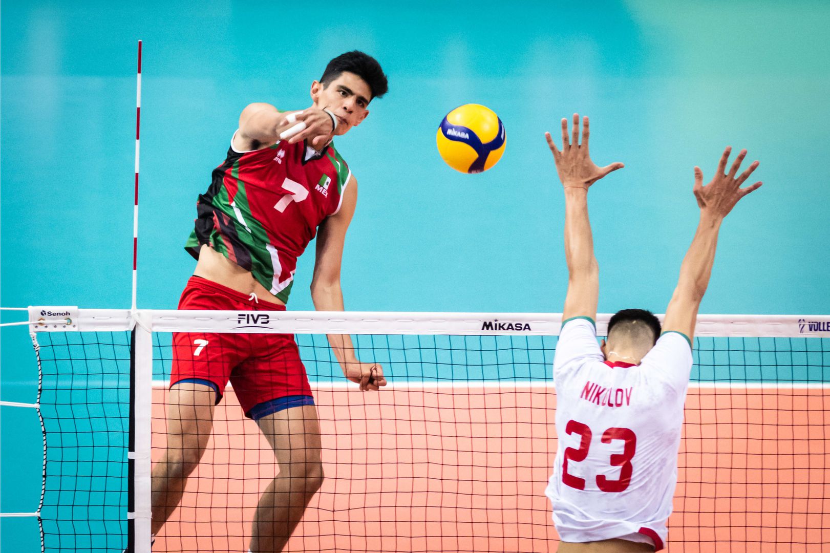  България - Мексико </div>

</article>
<style>
.youtube{
  width:100%;height:500px;
}
@media only screen and (max-width: 600px) {
.youtube {
    height:250px;
  }
}
</style>
<div style=