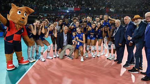 Италия се справи с Франция и се класира за полуфиналите на Европейското за жени