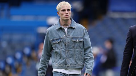  Гарначо към този момент е състезател на Челси 