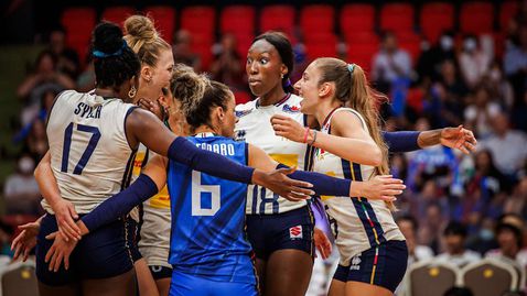 Италия безпроблемно на 1/4-финал на Мондиал 2025