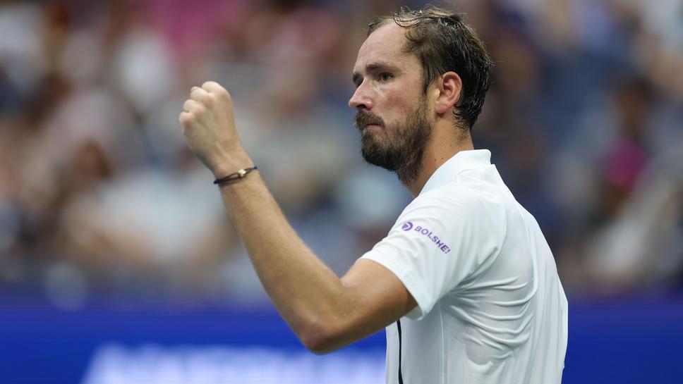 Медведев стартира убедително на US Open