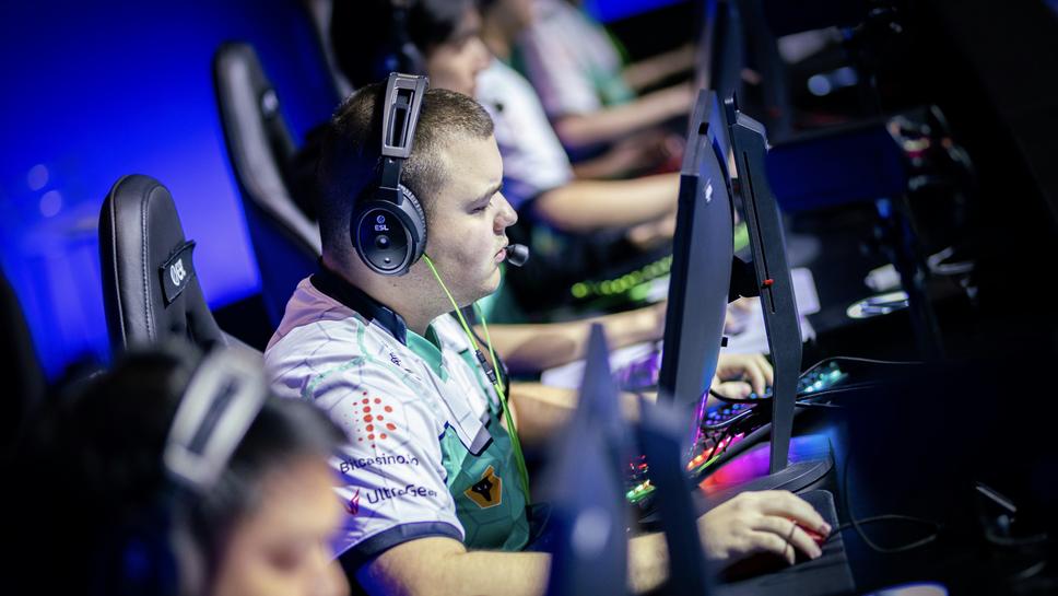 Цветелин "CeRq" Димитров се завърна изненадващо в професионалния Counter-Strike