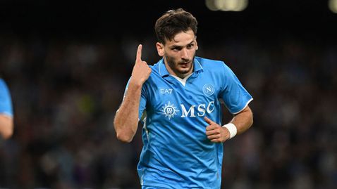 ПСЖ и Наполи вече са в директен контакт за Хвича Кварацхелия