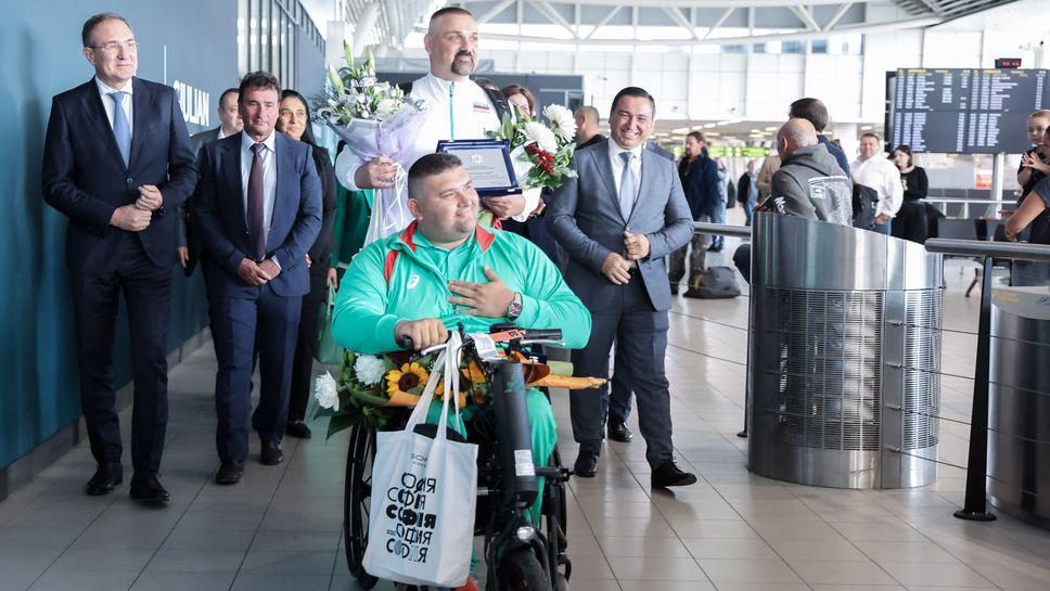 Тържествено посрещане в София за световния шампион Ружди Ружди