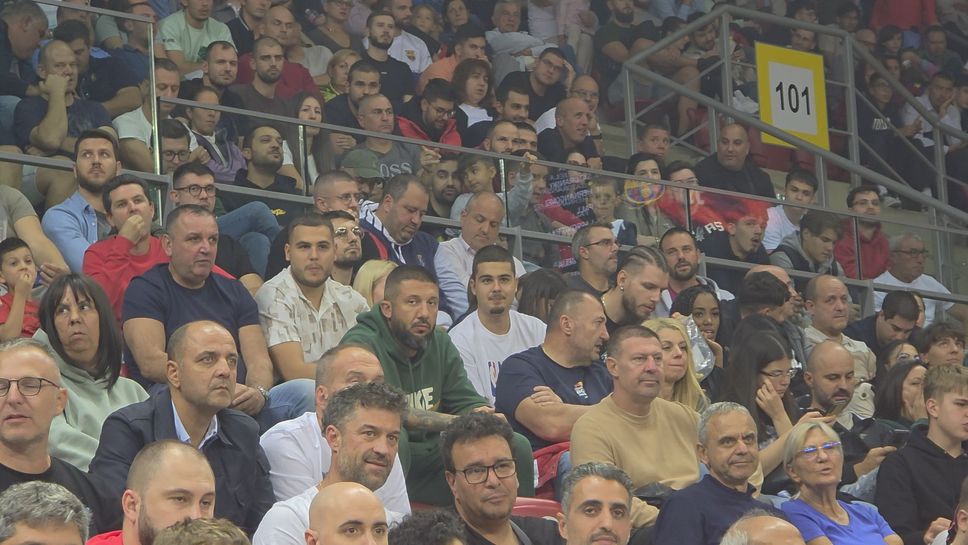Най-интерсното от София със Sportal.bg: Любо Ганев, Вили Вуцов и други интересни личности изгледаха зрелището Апоел - Барселона