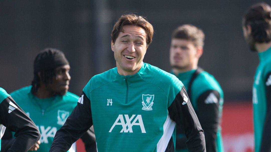 Ювентус и Ливърпул обсъждат нова формула за Киеза