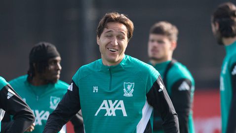 Ювентус и Ливърпул обсъждат нова формула за Киеза