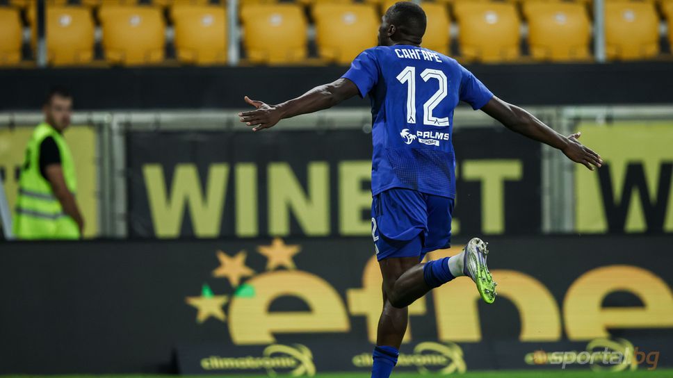 Левски се върна на върха след доминация на "Колежа"! Мустафа Сангаре се превърна в герой