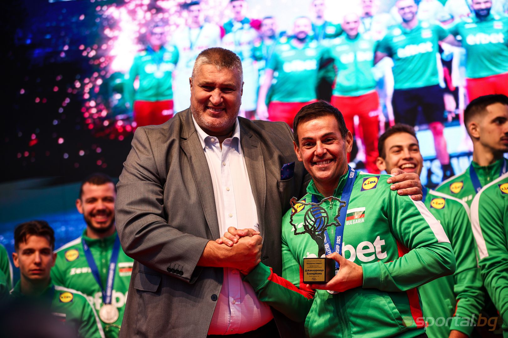 София посреща волейболните национали