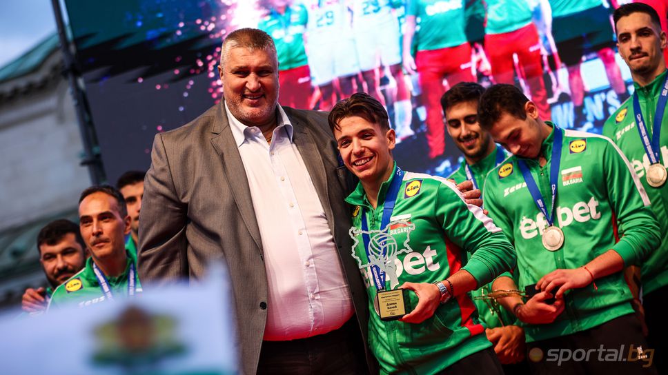 Любо Ганев: Обещаваме да ви радваме, а вие ни подкрепяйте!