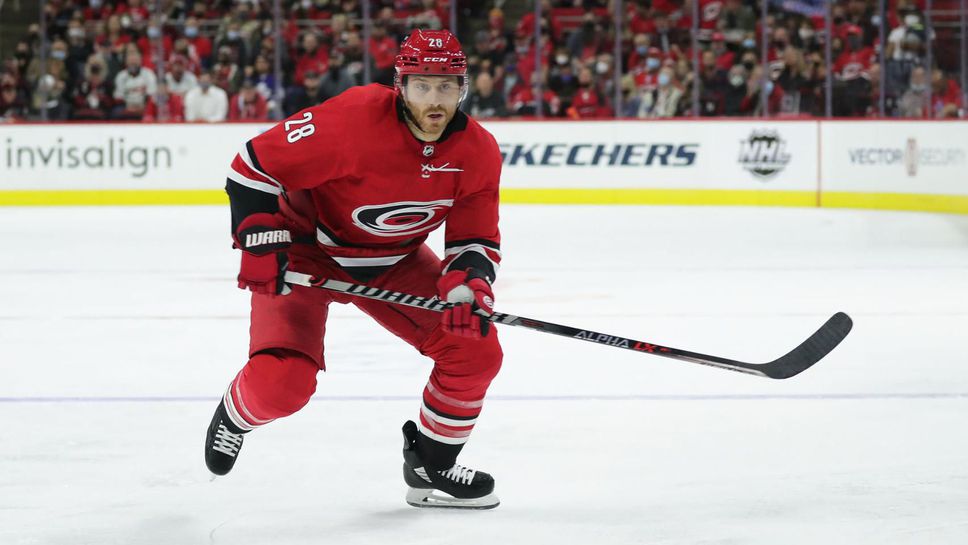 Каролина надви Чикаго с 6:3