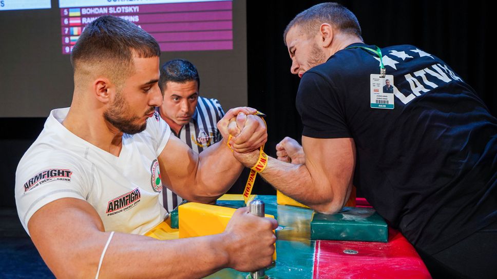 Още 12 медала за България на Европейското по канадска борба