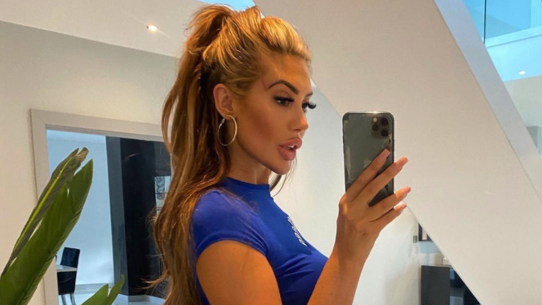 Клои Фери трудно може да остане незабелязана като този път