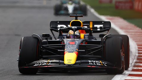 Верстапен с историческа 14-та победа за сезона във Формула 1, Хамилтън и Перес допълниха подиума в Мексико 