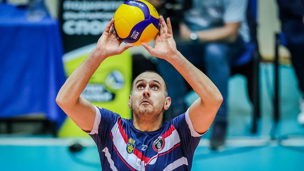 Георги Братоев пропуснал мача с Олимпиакос заради изкълчен глезен