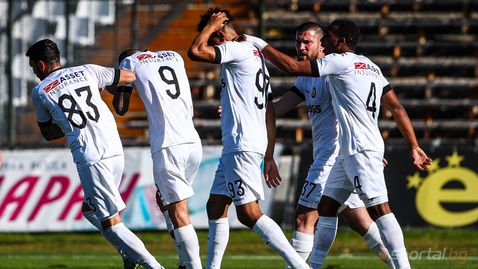  Славия притегля сина на Йеленкович 