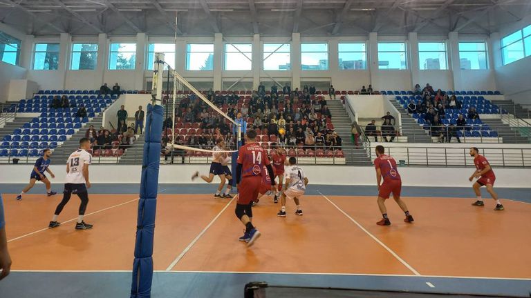Волейболистите на Град Белоградчик стартираха с драматична победа в Западната