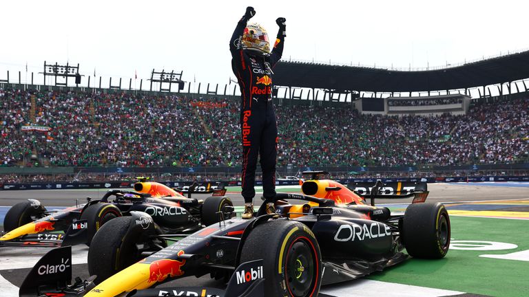 Двукратният световен шампион във Формула 1 Мика Хакинен отново затрупа