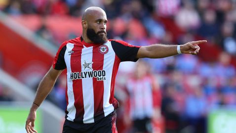 Шеф на Брентфорд отправи ясно послание към Ман Юнайтед за трансфера на Мбемо