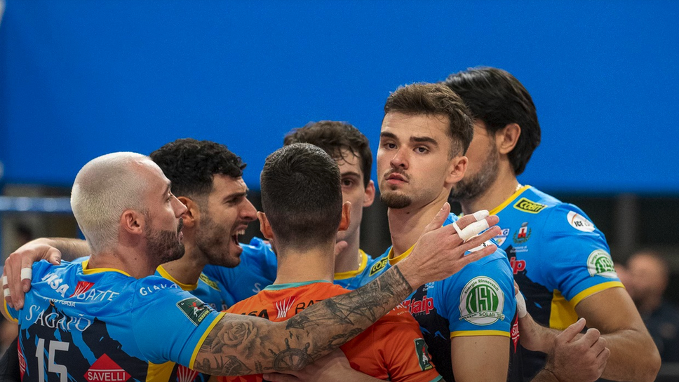 Националите Илия Петков Георги Татаров и техният Юаса Батери Гротадзолина