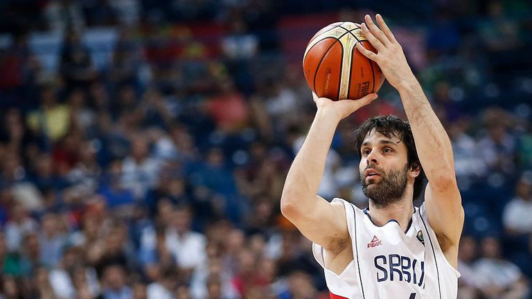 Сръбският баскетболист на Виртус Болоня Италия Милош Теодосич бе наказан