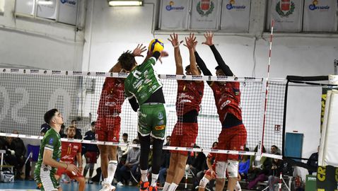 Християн Димитров и Самуил Вълчинов спечелиха "българското" дерби срещу Преслав Петков в А2