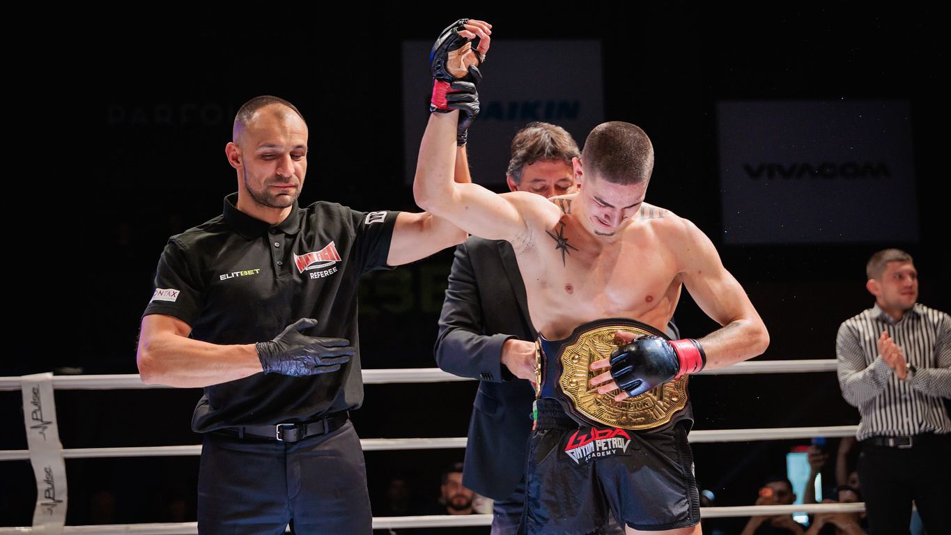 Мартин Петков си заслужи титлата на МAX FIGHT с мощен удар в тялото